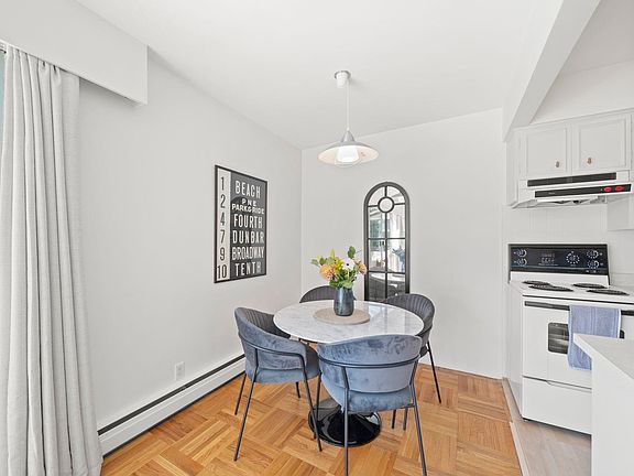 3rd image of 1750 Esquimalt Ave #504