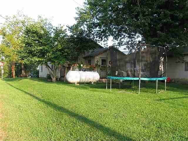 2nd image of 115 Warren St