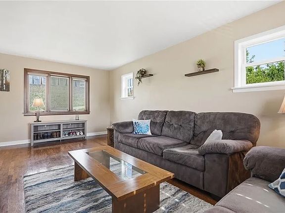 4th image of 3905 Mount Troy Rd