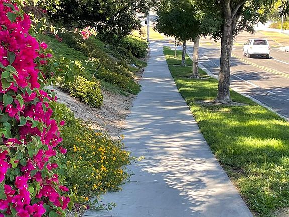 this community has wider sidewalks for the family walks to the community pools.