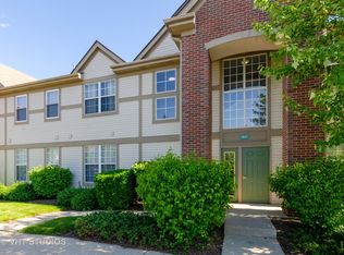 1627 Carlemont Dr APT C, Crystal Lake, IL 60014
