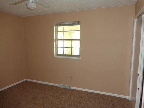 5th image of 1010 Geneva St