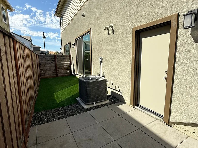 2460 Cinnabar Dr — Photo 21