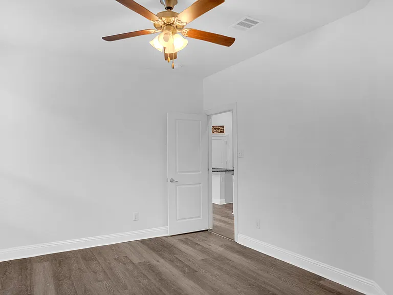 1520 Summit View Ln — Photo 17