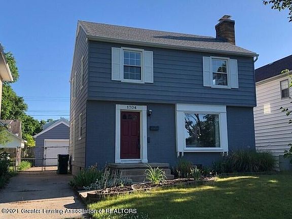 3rd image of 1704 W Shiawassee St