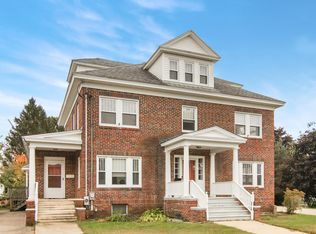 18 Oak St, Springvale, ME 04083