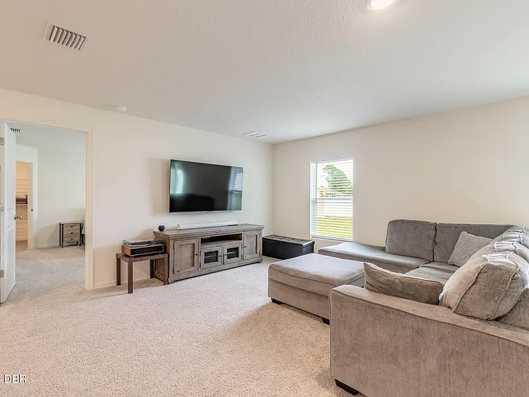 11 Ruth Dr — Photo 29