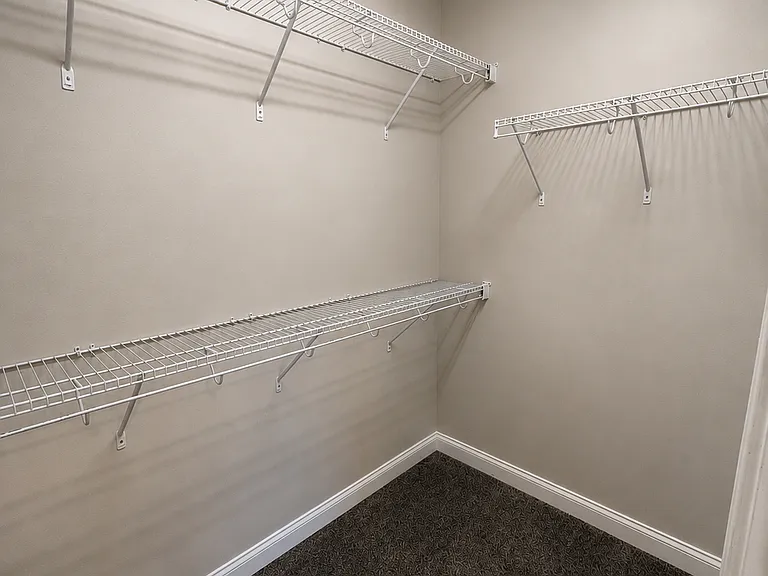 1005 Lennox Cir — Photo 15