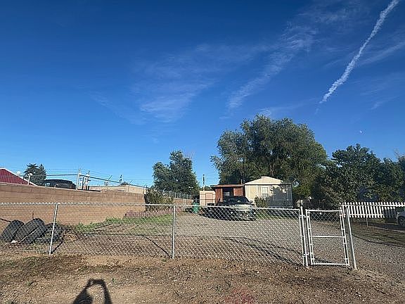5th image of 208 S Ash St