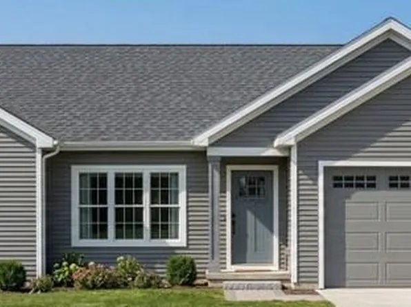 412 United Cir, Randolph, WI 53956