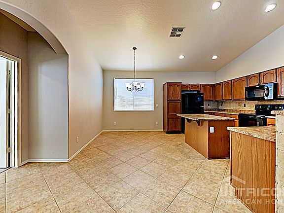 5th image of 17057 W Lundberg St