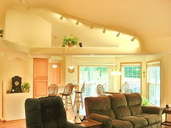3rd image of 508 Glen Erin Dr