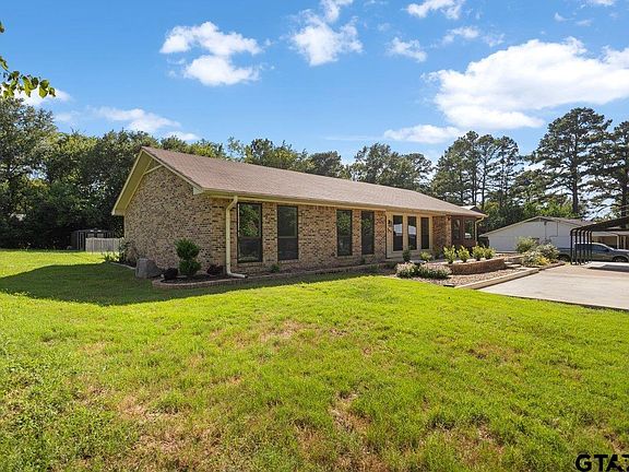 5th image of 208 Treetop Ln