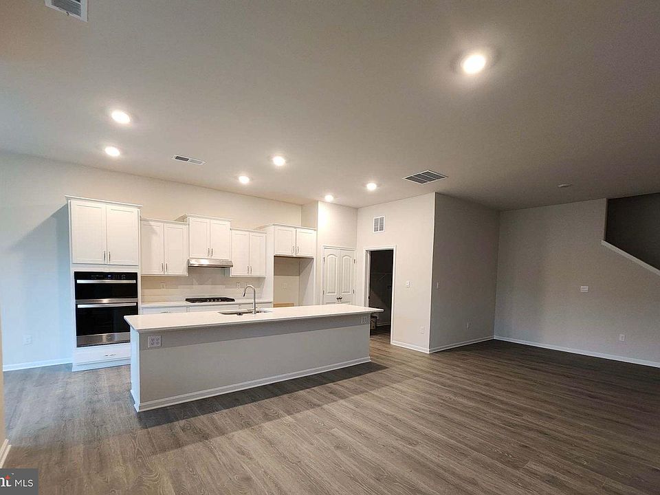 2nd image of 24827 Waterford Ln