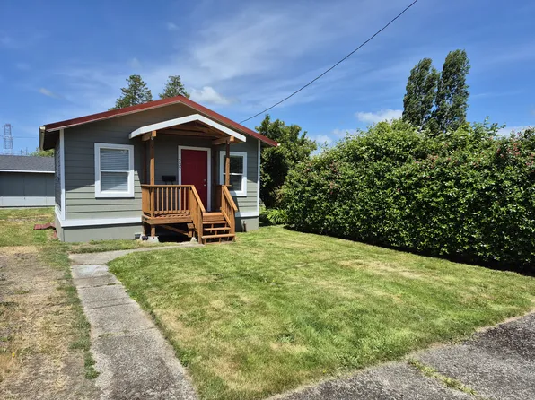 737 Myrtle Ave, Reedsport, OR 97467