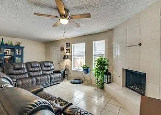 3 bed, 1389 sqft, $1,800 — Photo 3