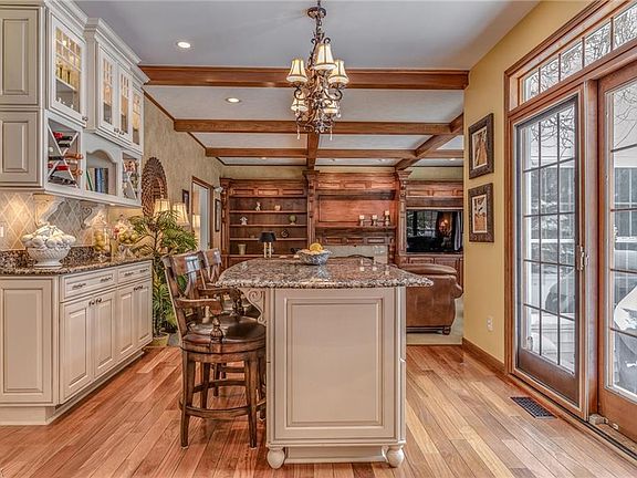 3rd image of 6028 Whiteford Dr