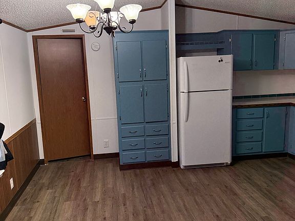 3rd image of 2058 Krist Ln