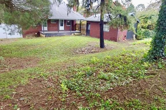 5th image of 623 Adelia St