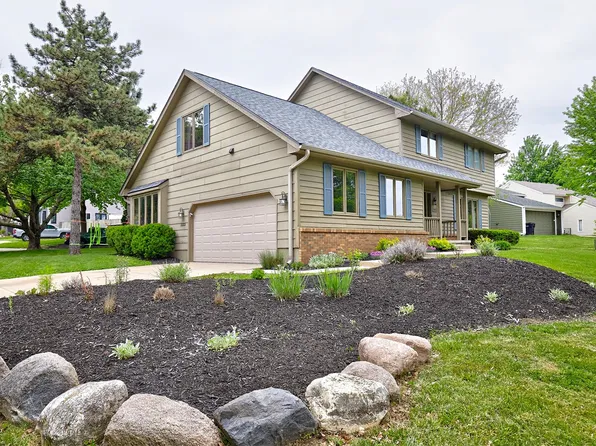 5223 Pommel Pl, West Des Moines, IA 50265