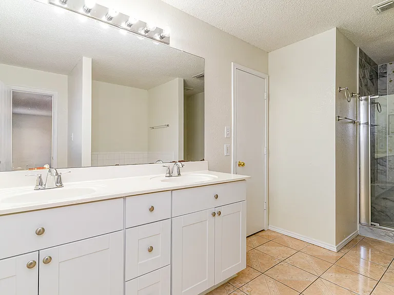 1810 Cedar Ridge Dr — Photo 19