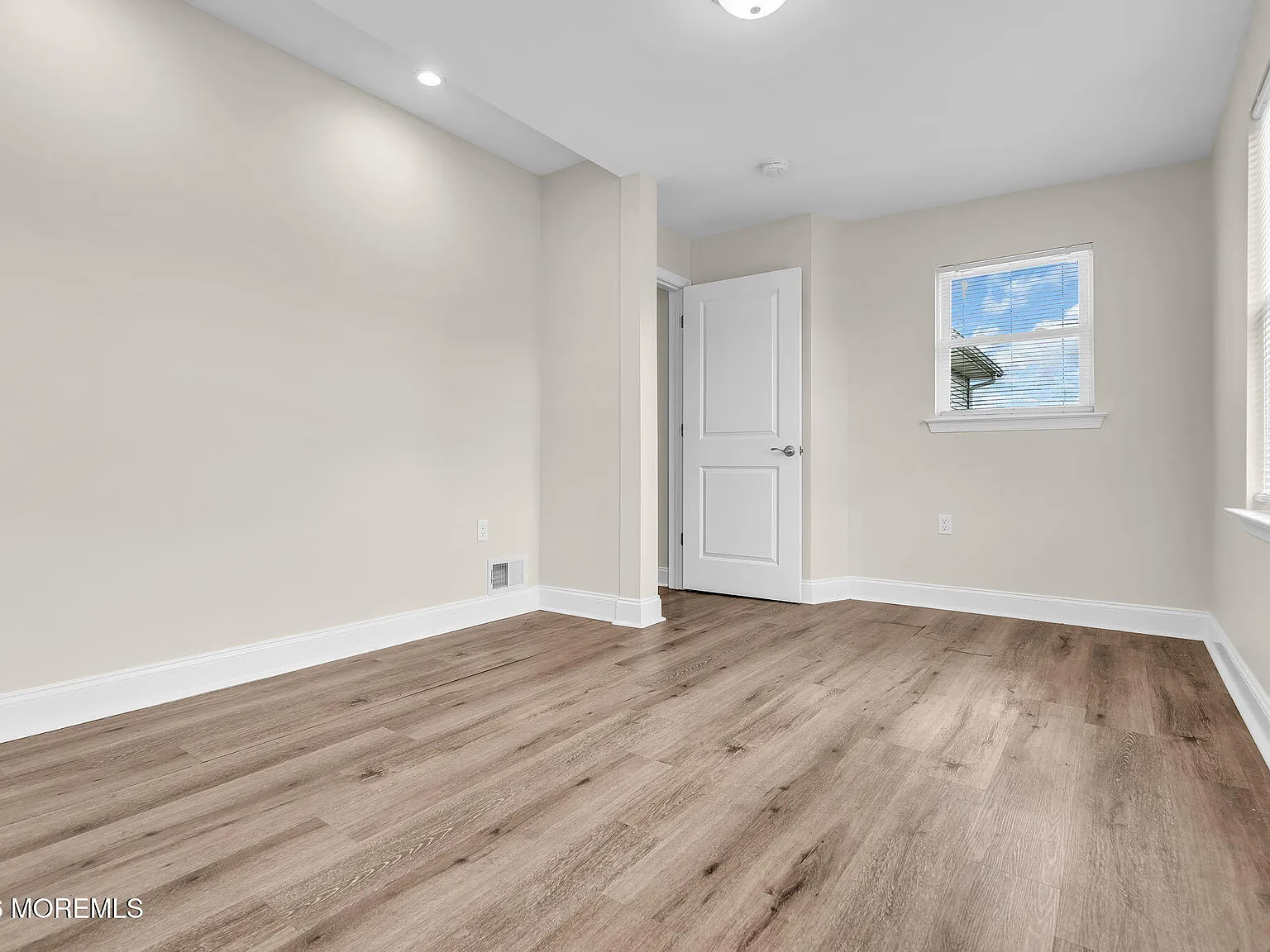 4 bed, 1720 sqft, $3,200 — Photo 4