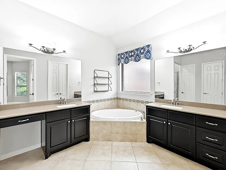 1611 Rimstone Dr — Photo 17