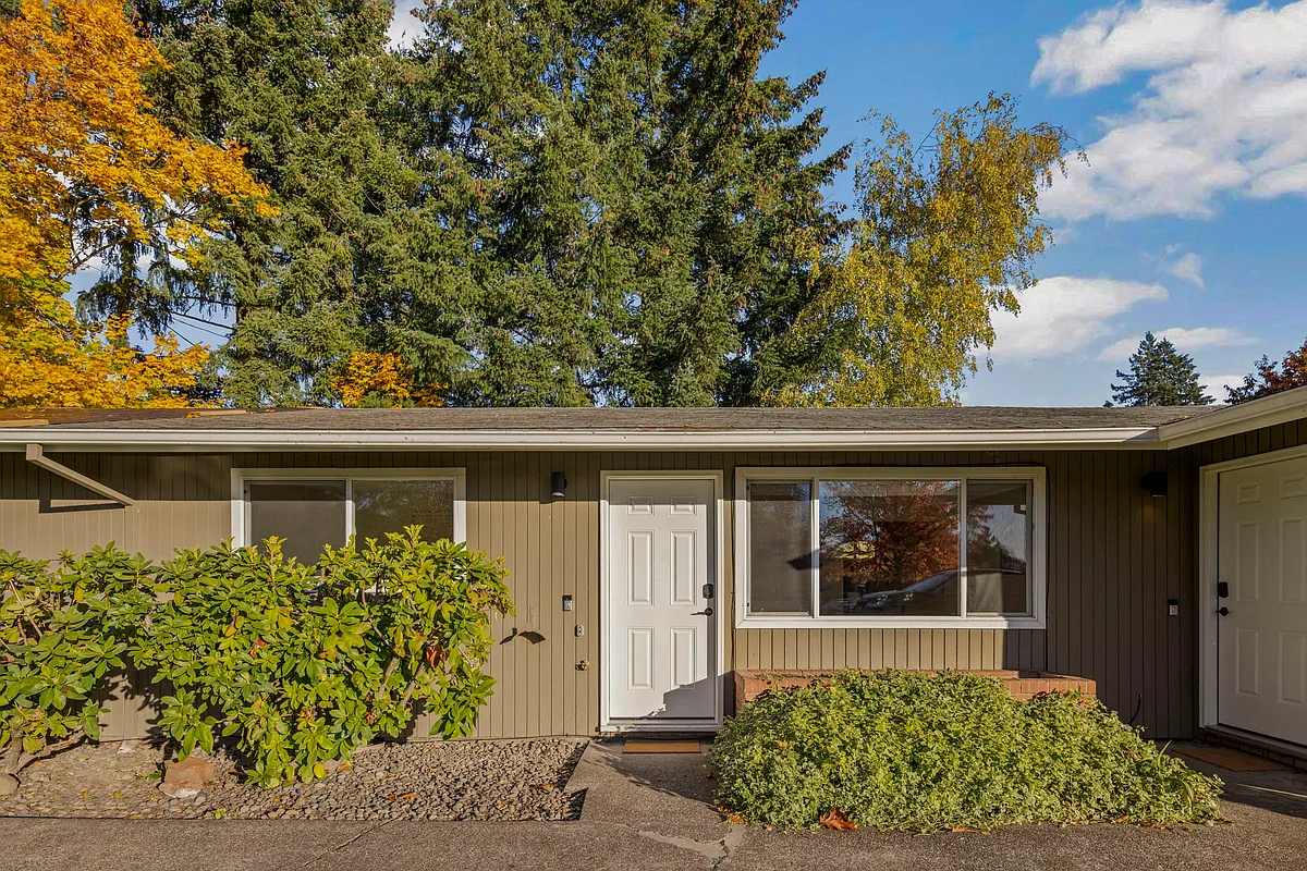 Photo 2 of 10 - 1174 NW Murray Rd - Portland, OR Building Photo - 1174 NW Murray Rd