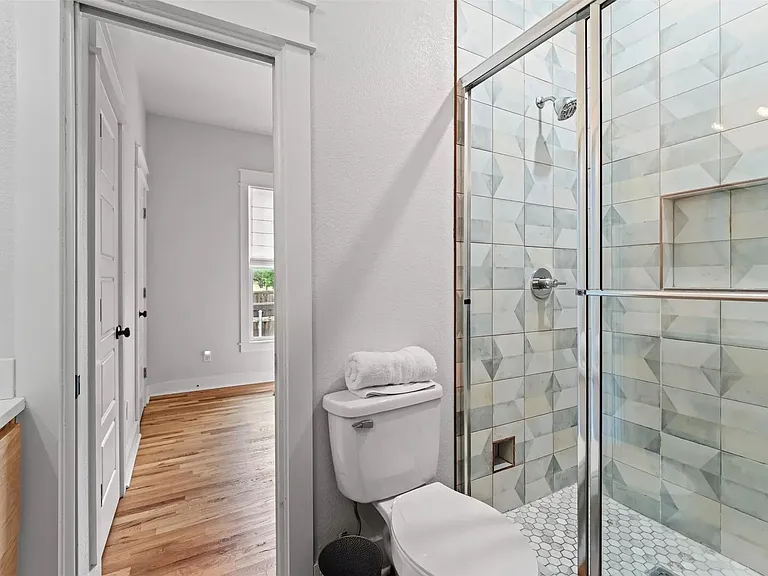 1012 Burnett Ave — Photo 24