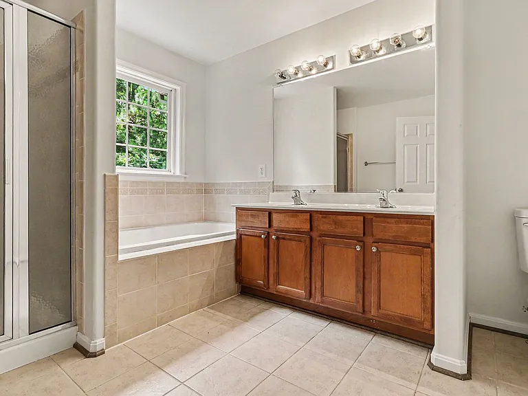 23043 Triple Crown Dr — Photo 18