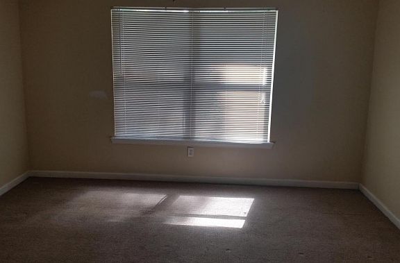 5th image of 28 Bunker Knolls Ln