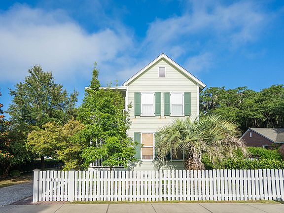 2nd image of 1011 Madrid Avenue