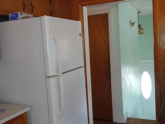 5th image of 35 Forestdale Dr