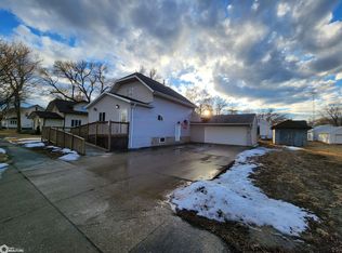 405 1st St NE, Buffalo Center, IA 50424