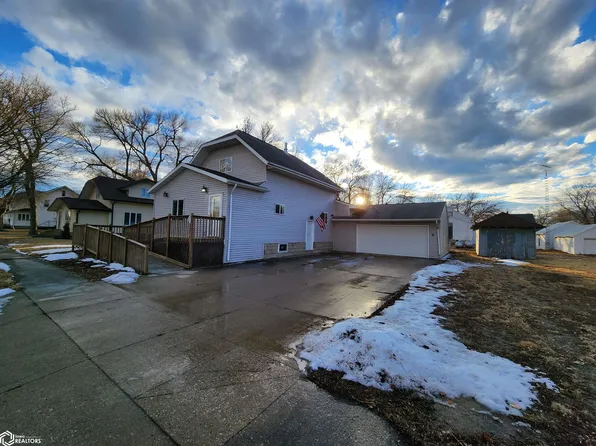 405 1st St NE, Buffalo Center, IA 50424