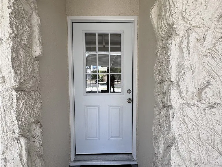 17738 Lanark St — Photo 2