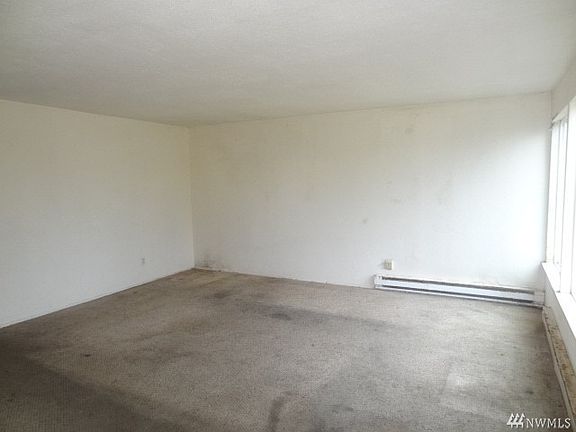 3rd image of 10210 Lila Lane Sw