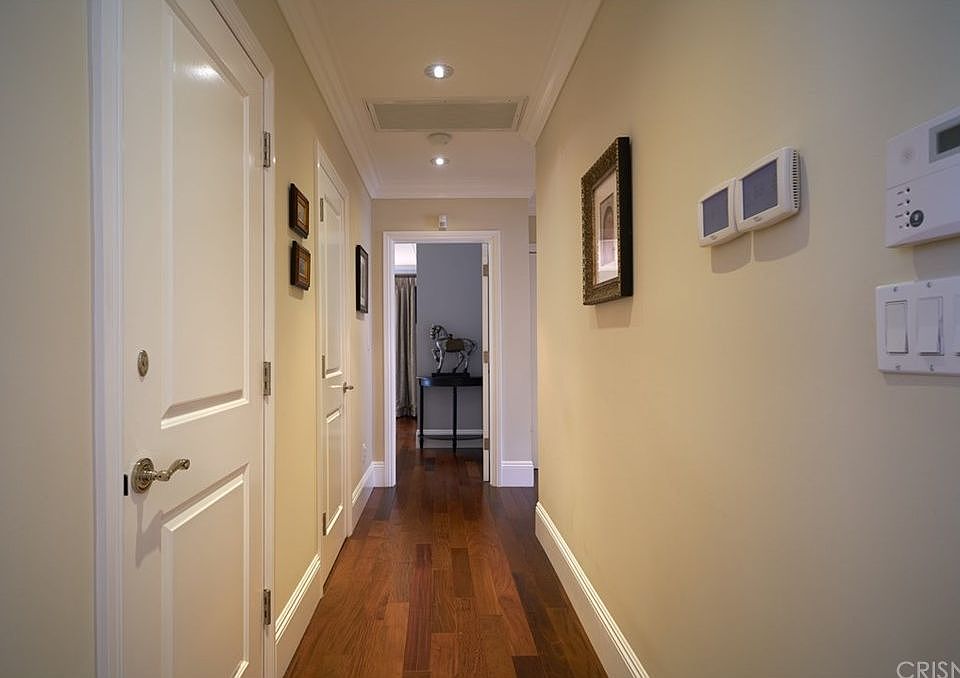 2nd image of 451 W Marigold St