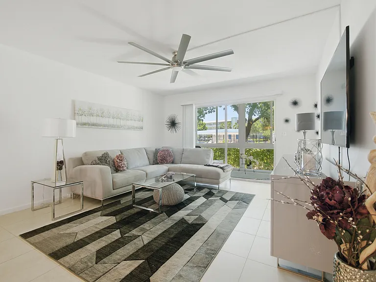 3002 Portofino Isle #D1 — Photo 8