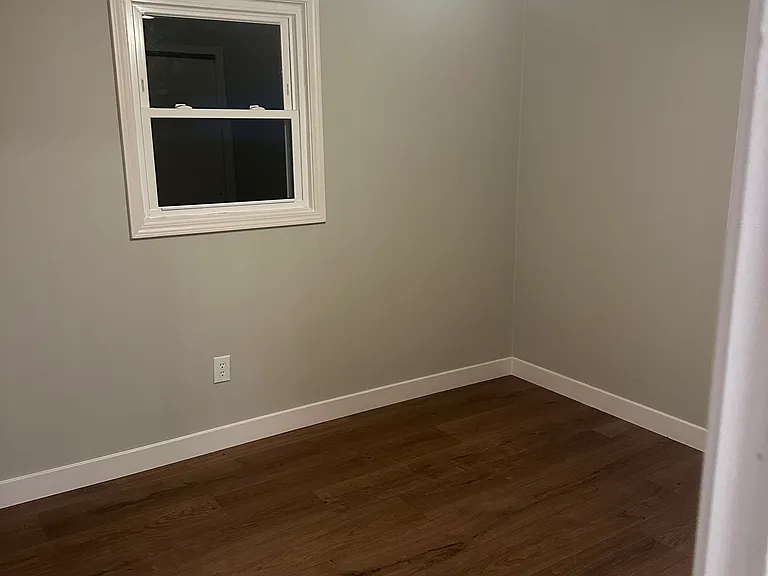 811 Montclair St — Photo 13