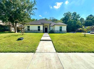 6804 Broadleaf Dr, Beaumont, TX 77708