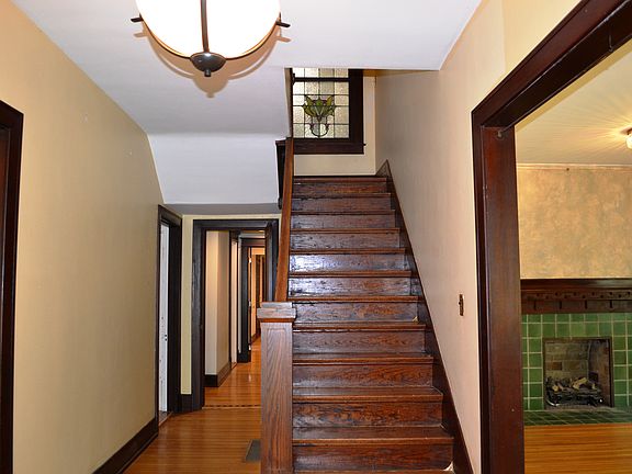 5th image of 2310 Boulevard Napoleon