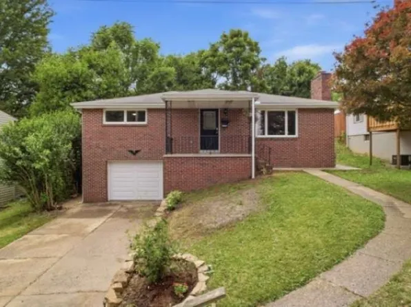 1735 Rebecca St, New Kensington, PA 15068