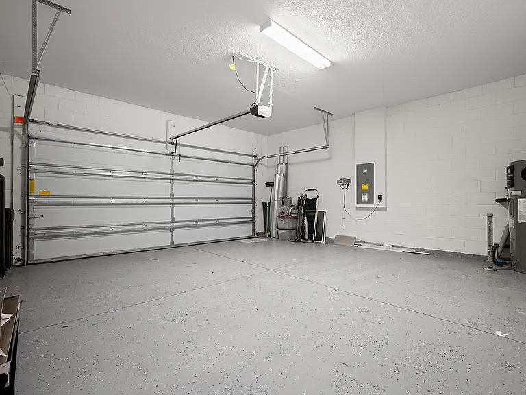 12124 Lake Blvd — Photo 35