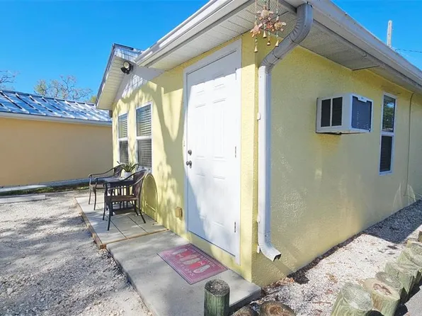870 S McCall Rd Unit 4, Englewood, FL 34223
