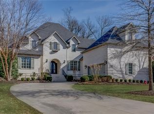 2934 N Acadiana Ct, Fayetteville, AR 72703