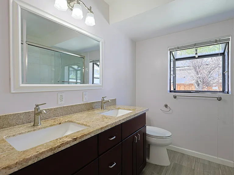 1672 Nightingale Ave — Photo 10