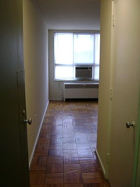 3rd image of 518 E Town St APT 608