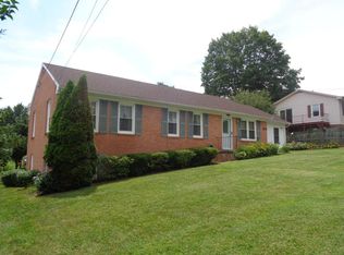 404 Battery Ln, Lexington, VA 24450