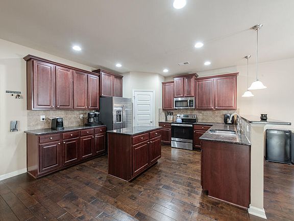 3rd image of 2771 Huntcliffe Dr